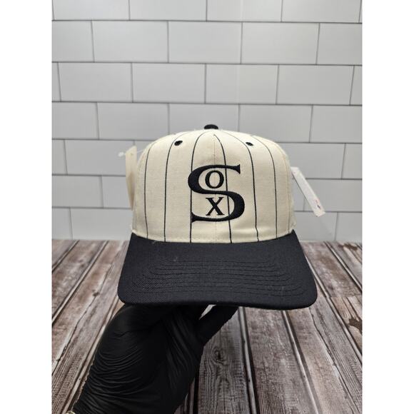 Starter Chicago White Sox Vintage Plain Logo Pin Stripe Adjustable Snapback Hat - Picture 1 of 8